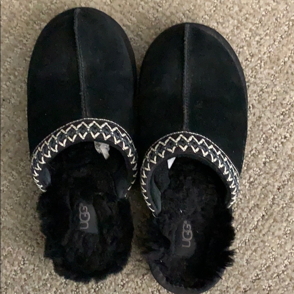 UGG SLIPPERS!